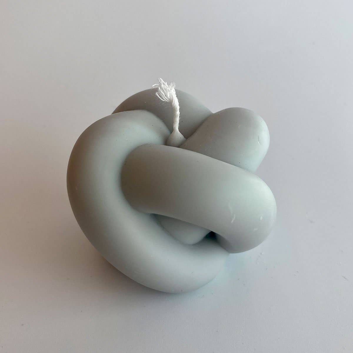 Scandles Knot Candle, Gray