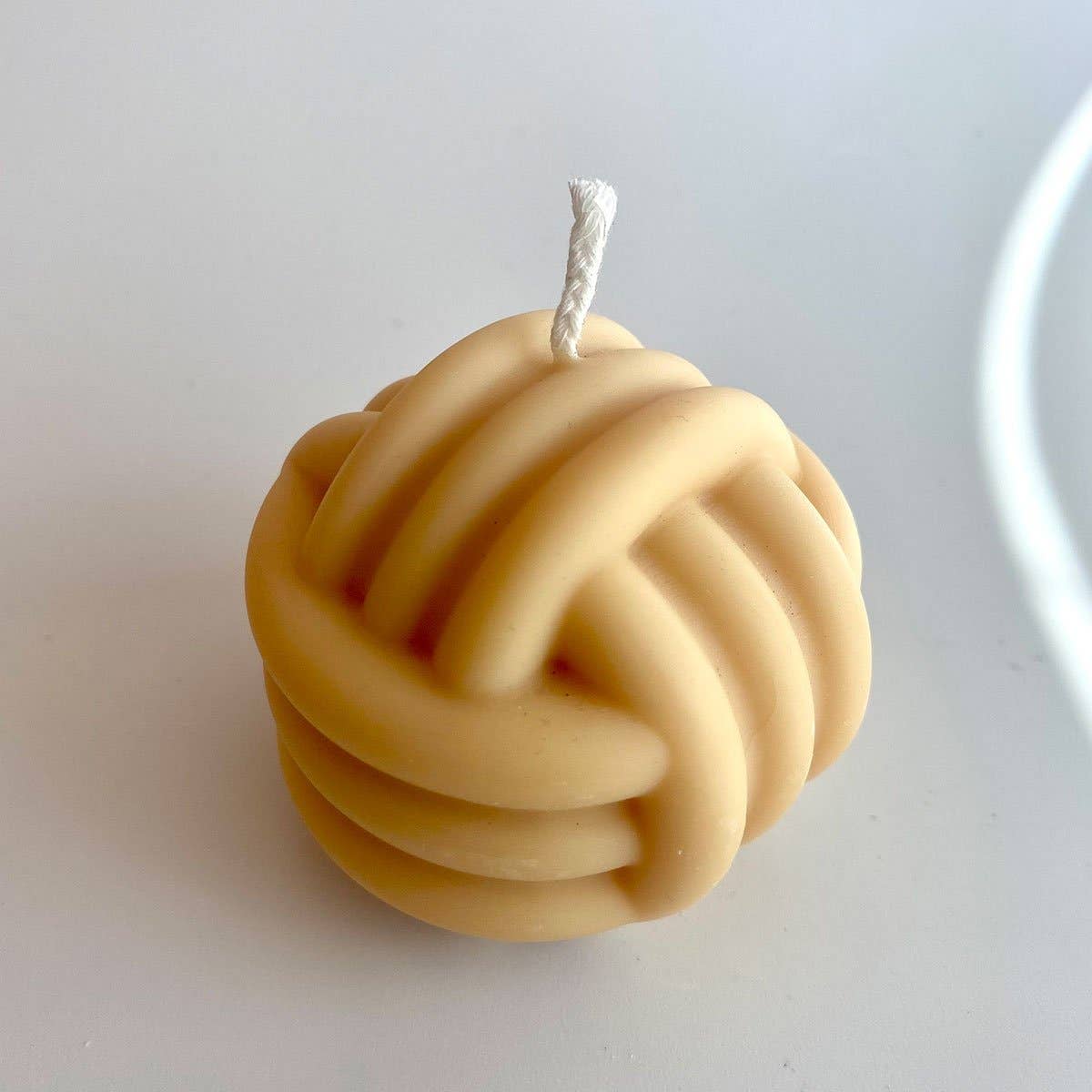 Scandles Monkey Fist Knot Candle, Creme. Honeysuckle