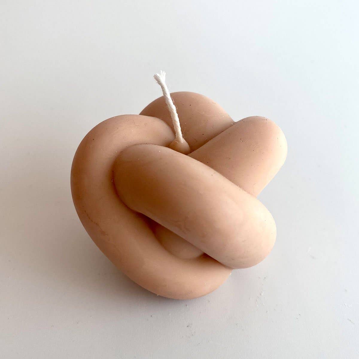 Scandles Knot Candle, Clay